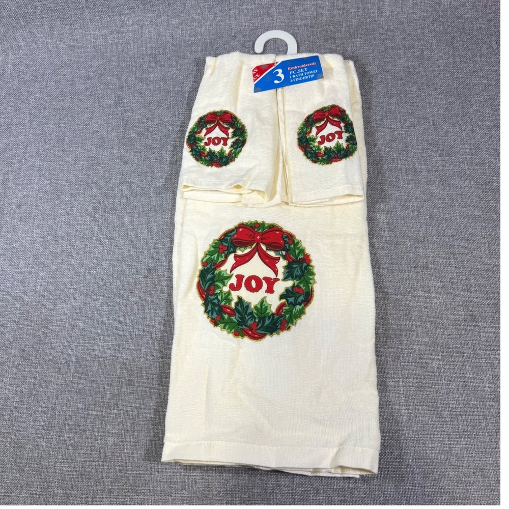 NEW Kmart Christmas Bath 2 Fingertip Towls Set 3pc Cream Joy Wreath Embroidered